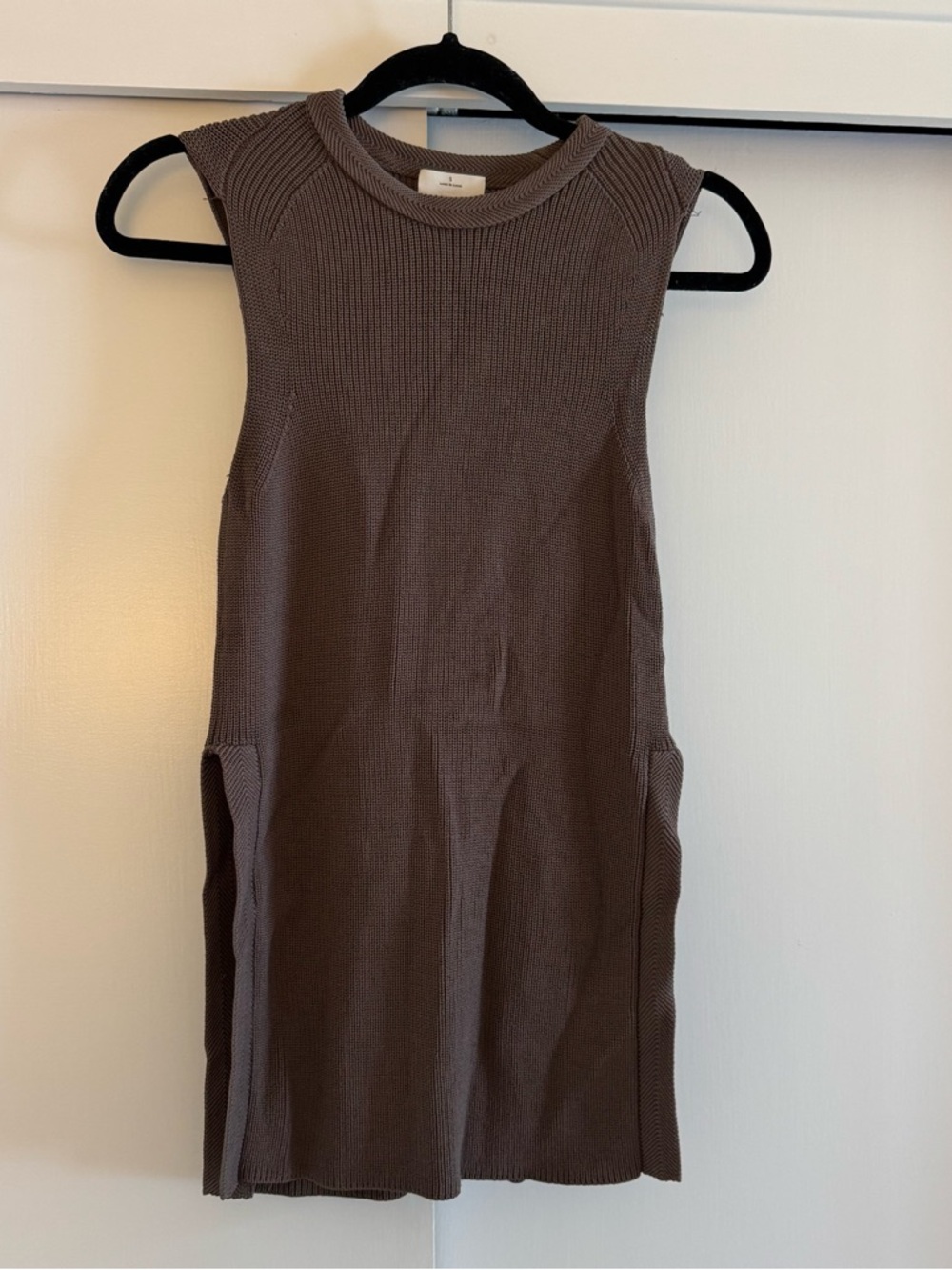 Aritzia Sleeveless Ribbed Knit Tank w Cutouts
